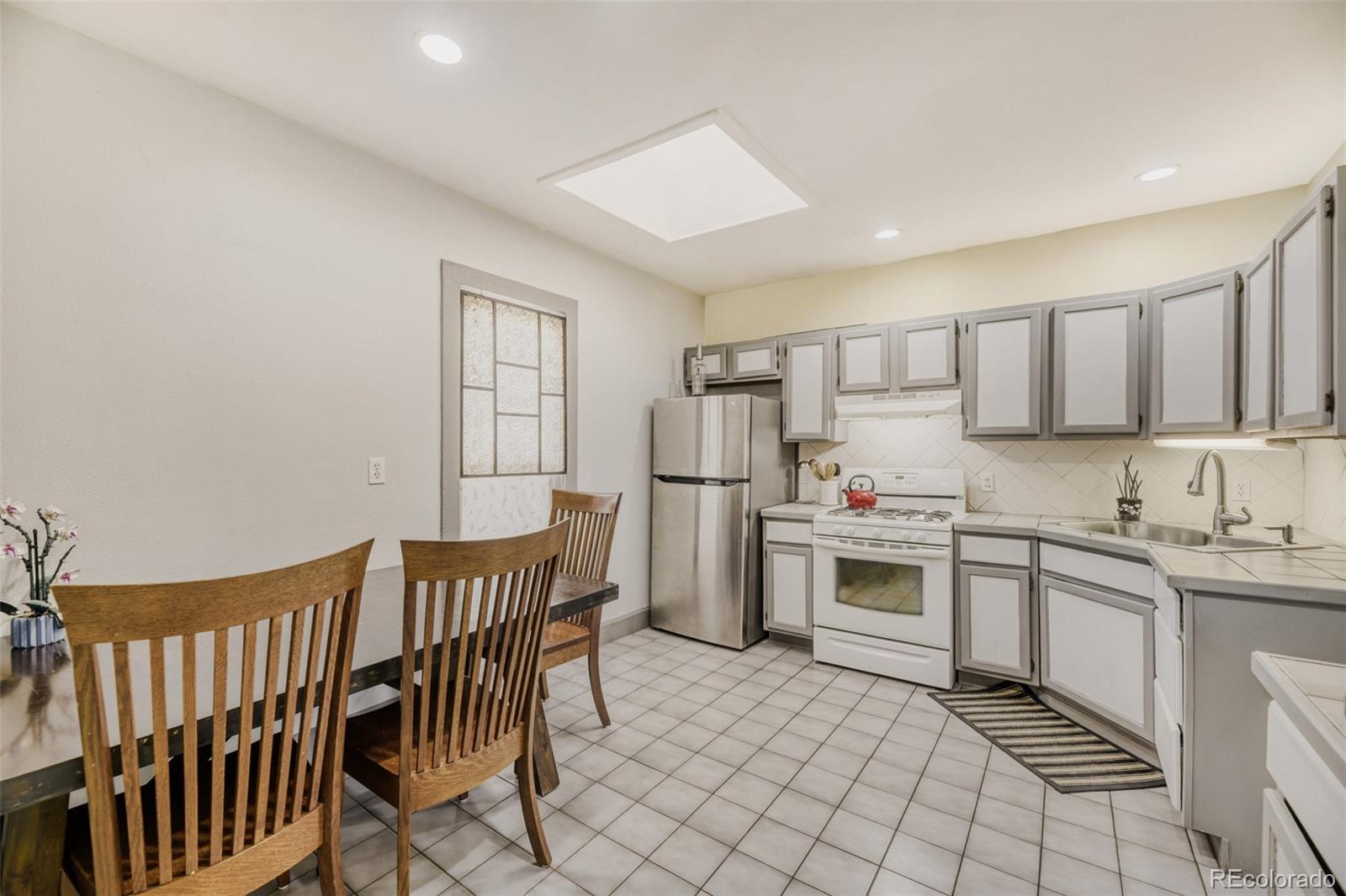 MLS Image #9 for 3734 s king street,denver, Colorado