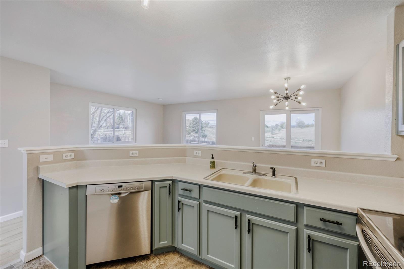 MLS Image #4 for 1984 e 102nd circle ,thornton, Colorado