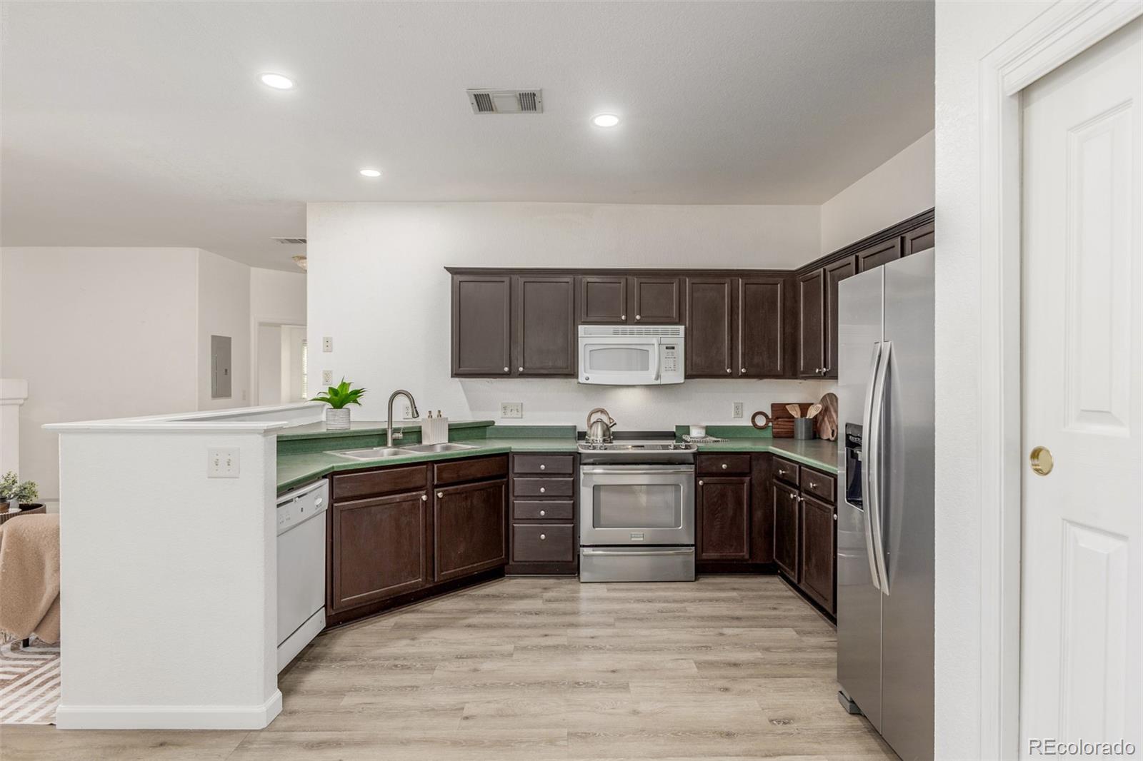 MLS Image #11 for 3261 e 103rd place 1210,thornton, Colorado