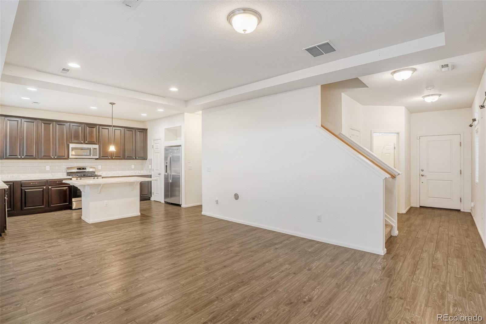MLS Image #6 for 19001 e 55th avenue,denver, Colorado