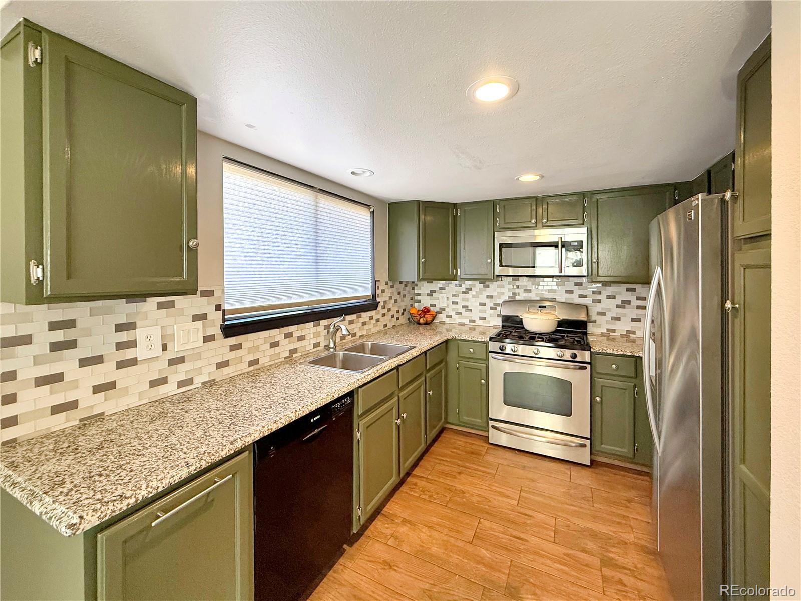 MLS Image #7 for 935  brittany way,highlands ranch, Colorado
