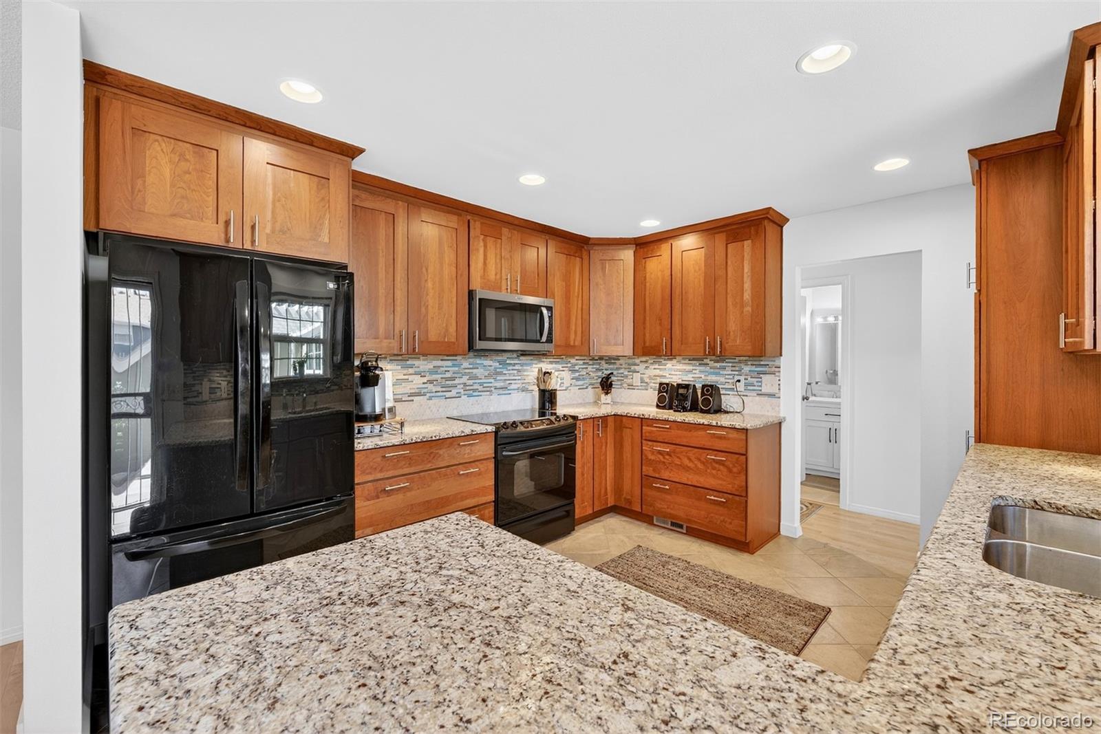 MLS Image #14 for 9142 e amherst drive a,denver, Colorado