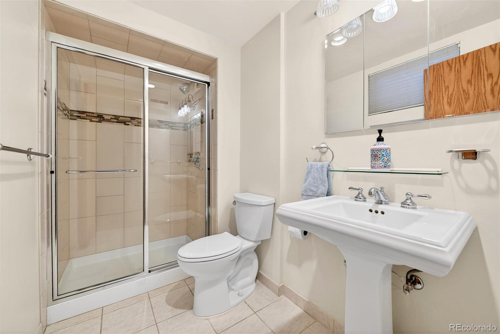 MLS Image #38 for 9142 e amherst drive a,denver, Colorado