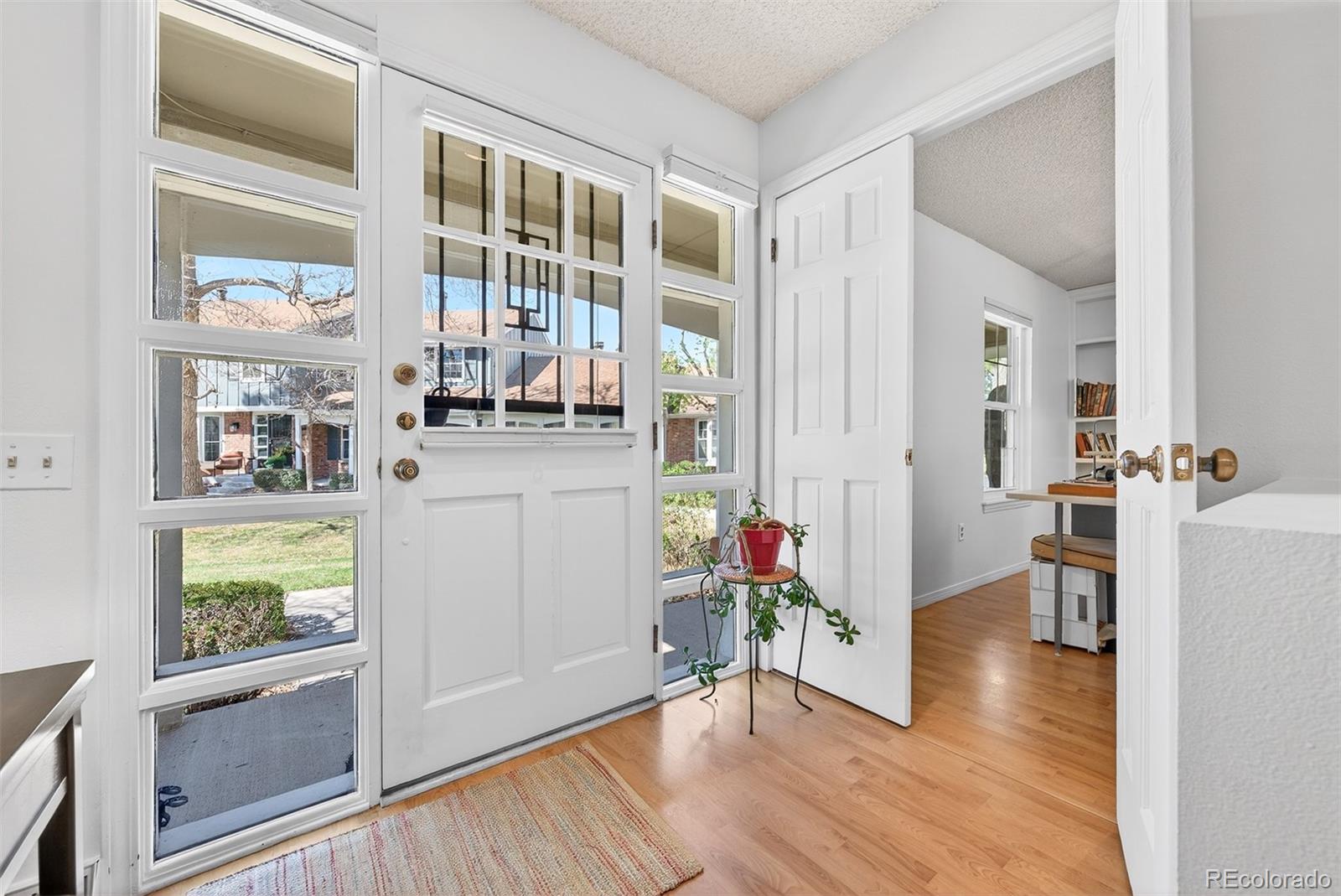 MLS Image #6 for 9142 e amherst drive a,denver, Colorado