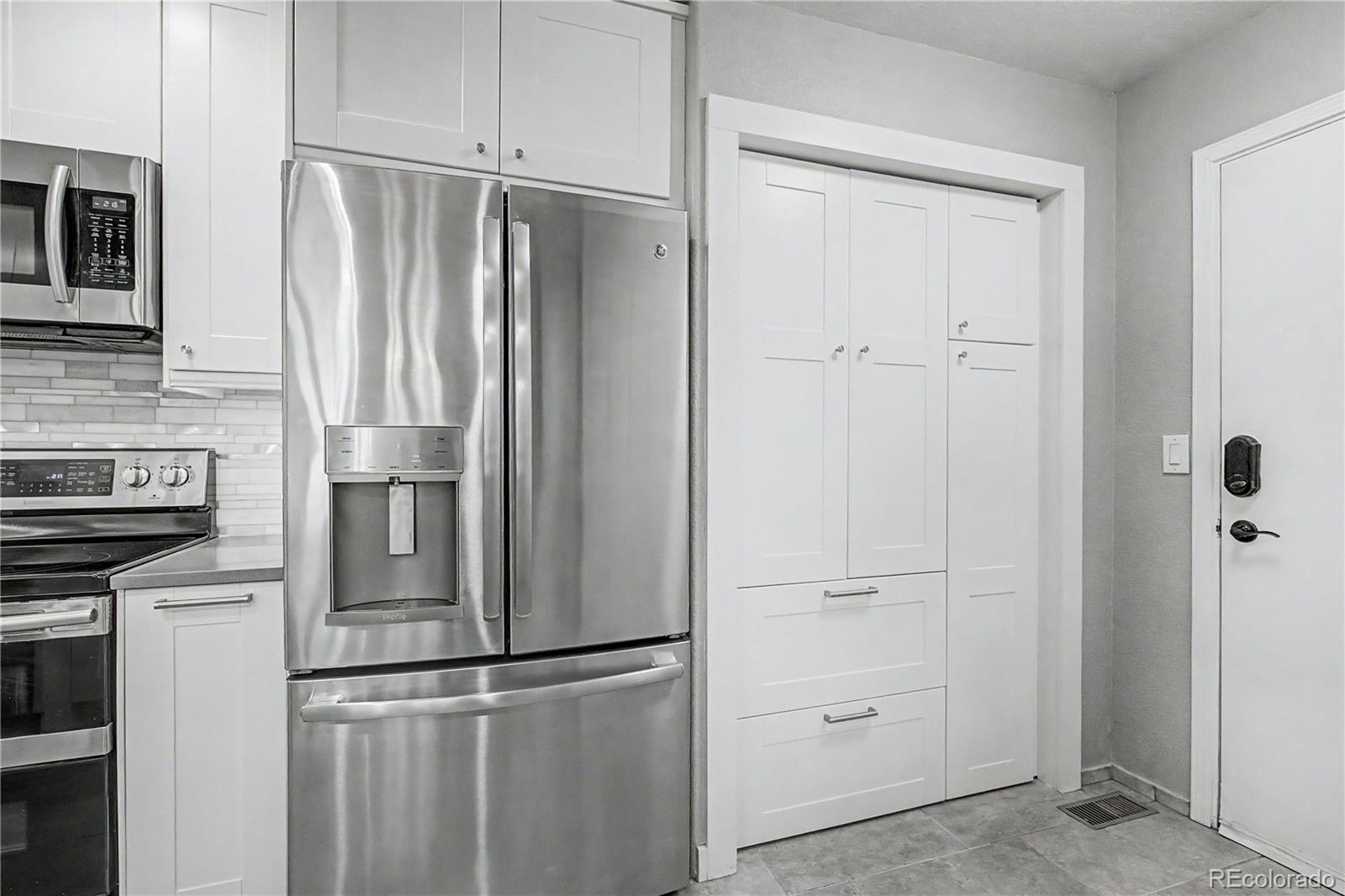 MLS Image #5 for 9115 w cedar drive f,lakewood, Colorado