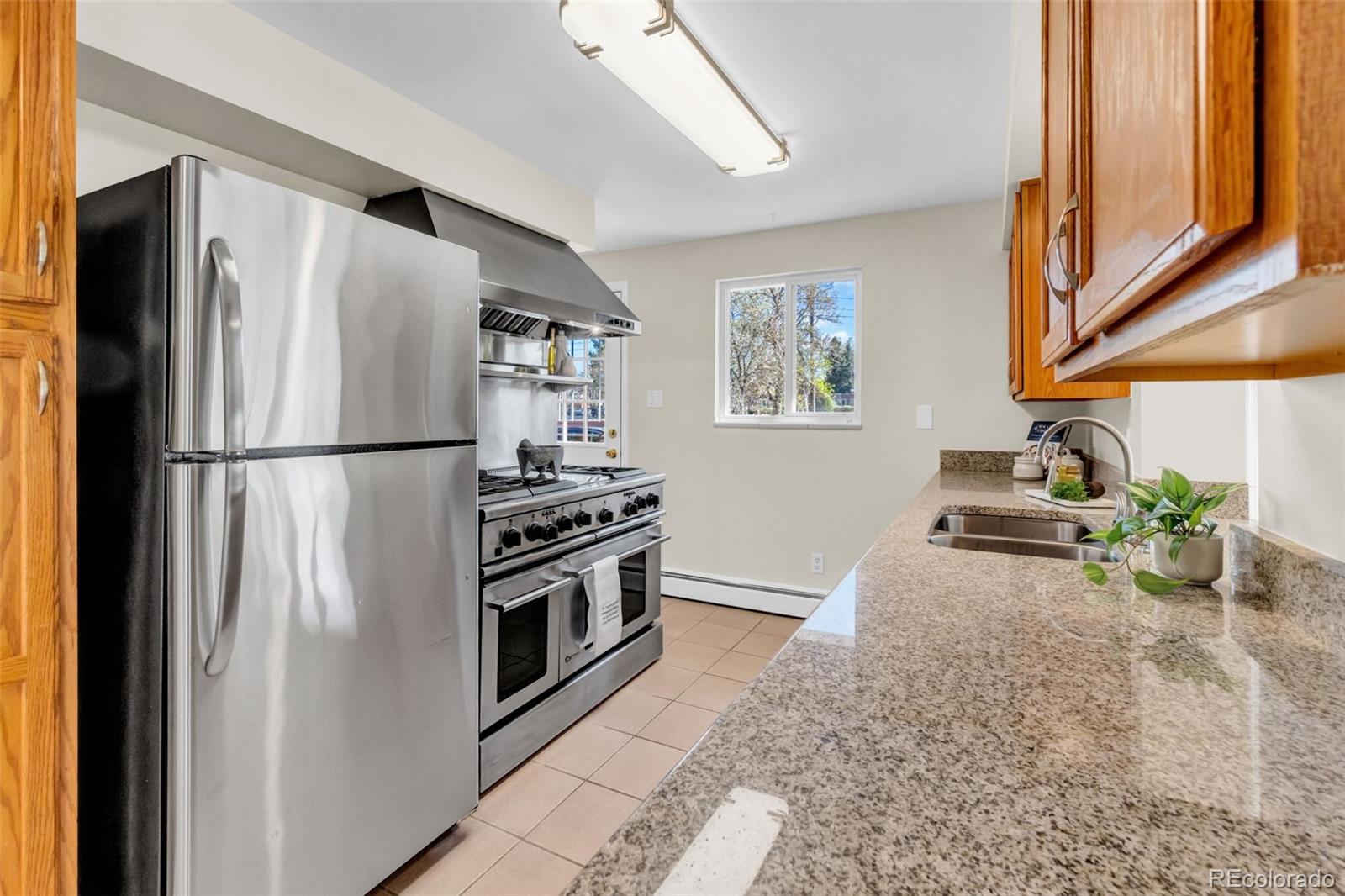 MLS Image #9 for 2275 s clermont street,denver, Colorado