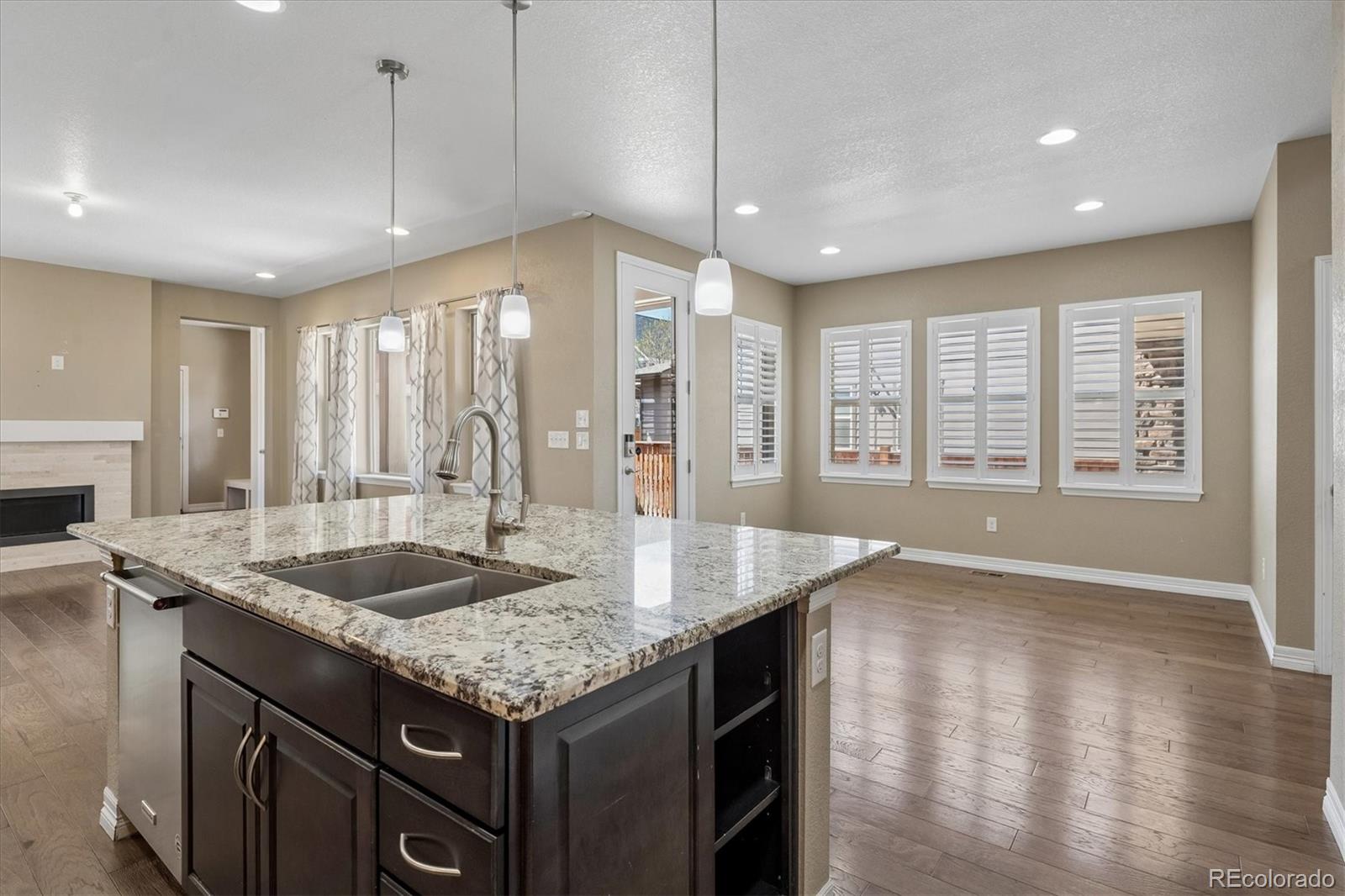 MLS Image #10 for 8404 e 55th place,denver, Colorado