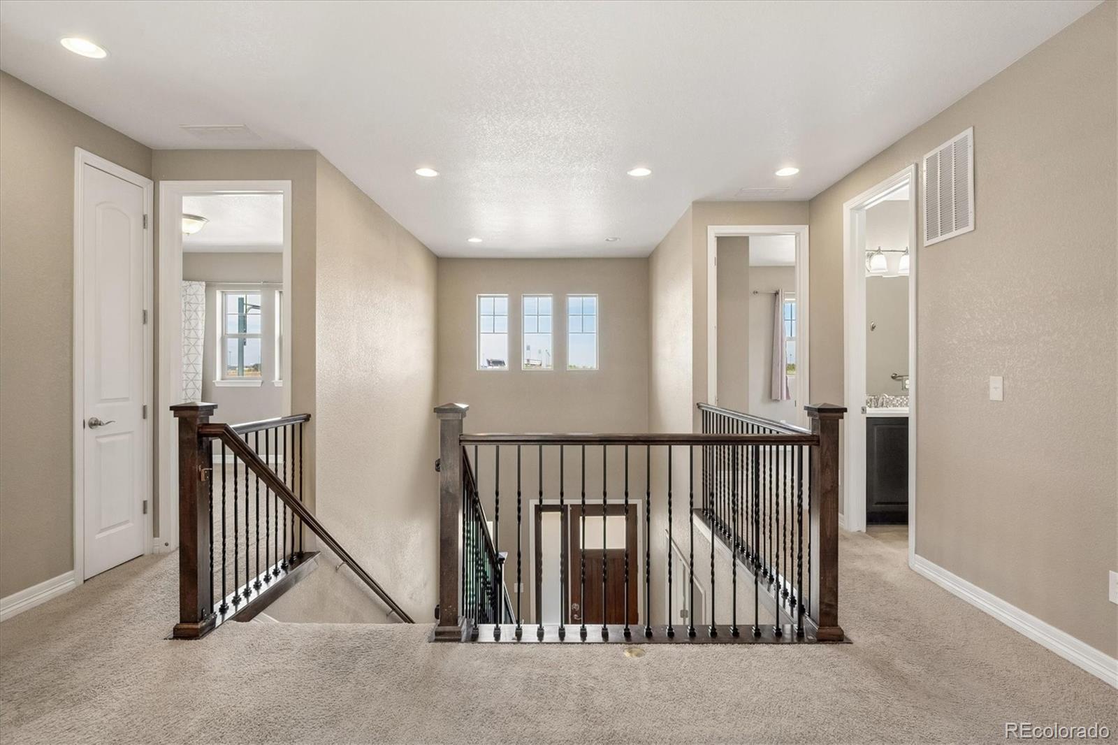 MLS Image #13 for 8404 e 55th place,denver, Colorado