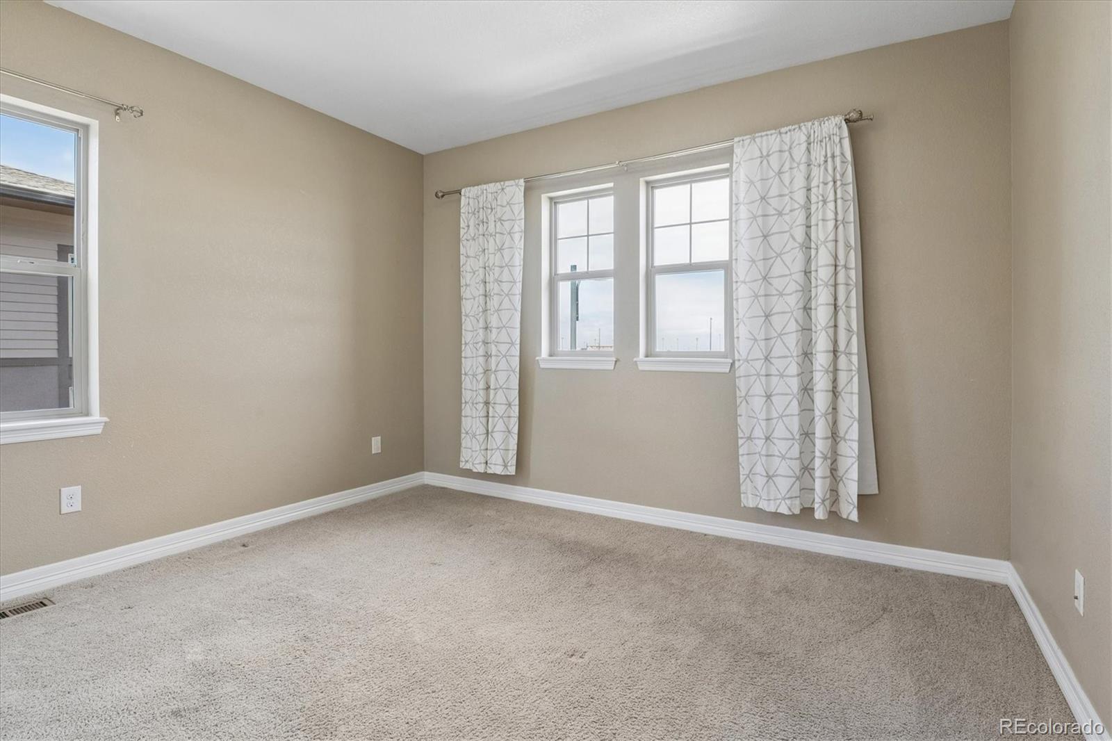 MLS Image #22 for 8404 e 55th place,denver, Colorado