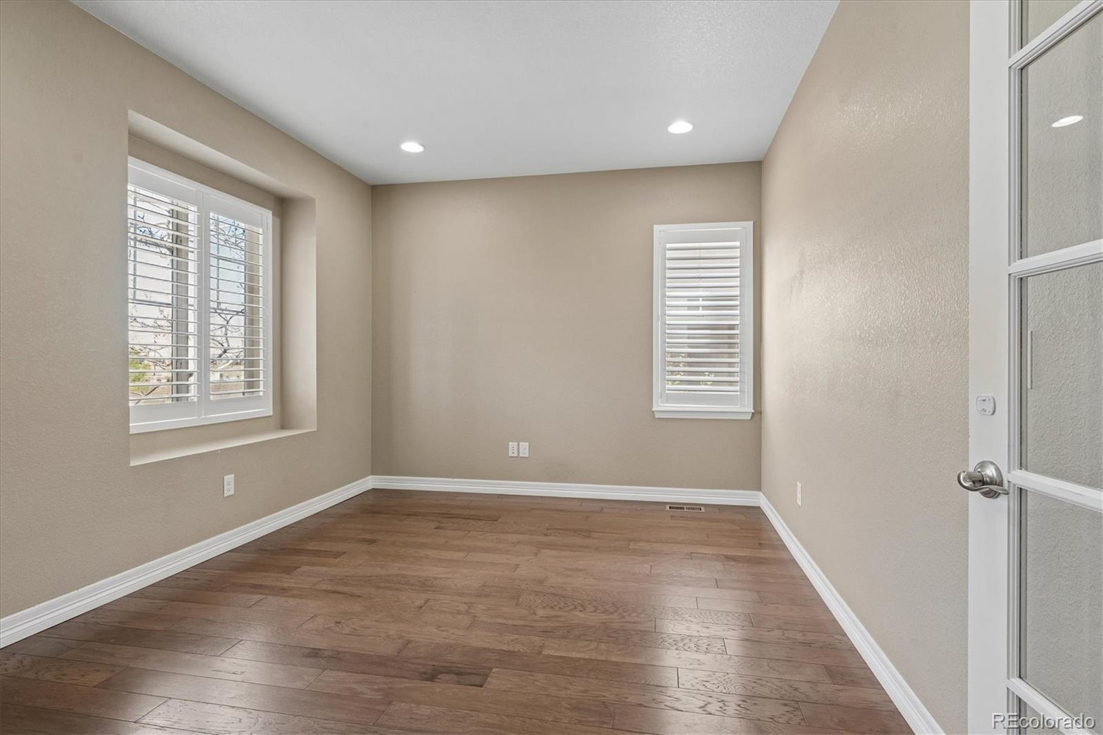 MLS Image #5 for 8404 e 55th place,denver, Colorado