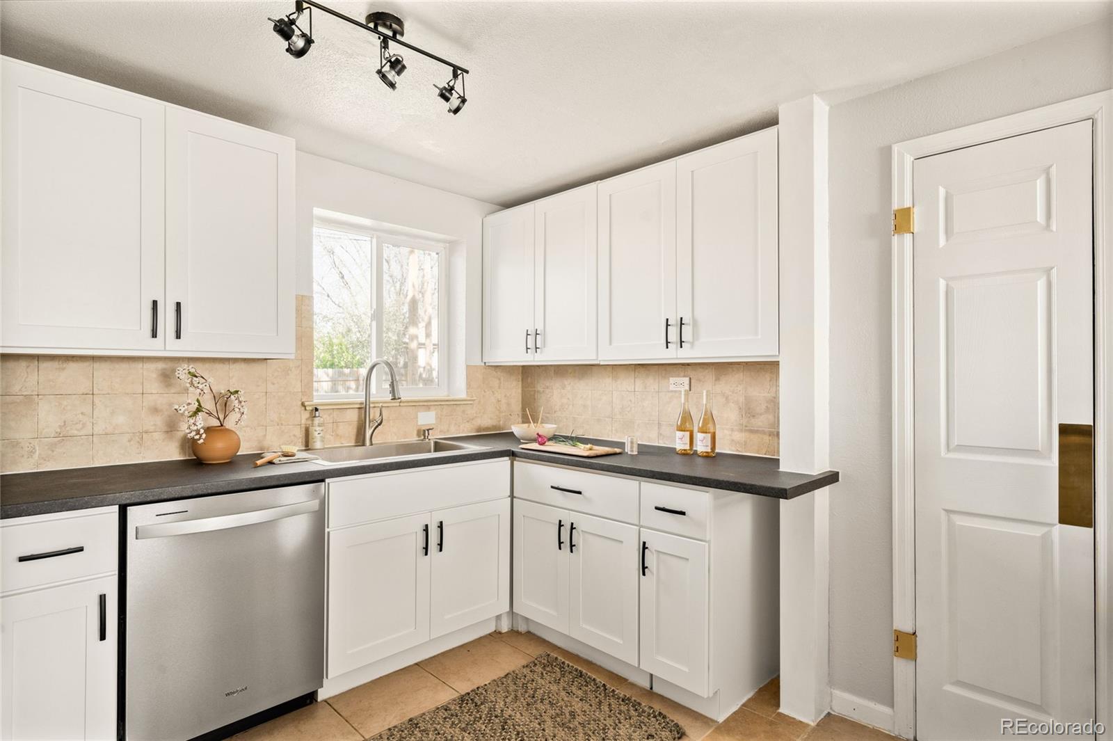 MLS Image #11 for 1351 s dale court,denver, Colorado