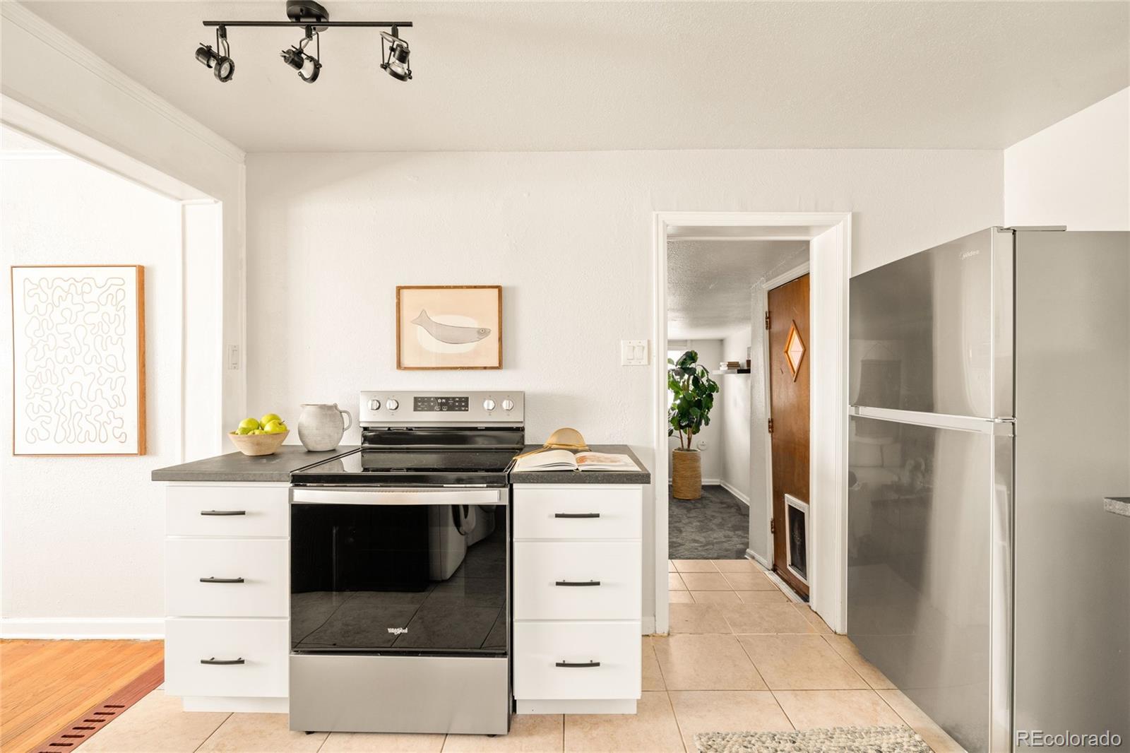 MLS Image #13 for 1351 s dale court,denver, Colorado