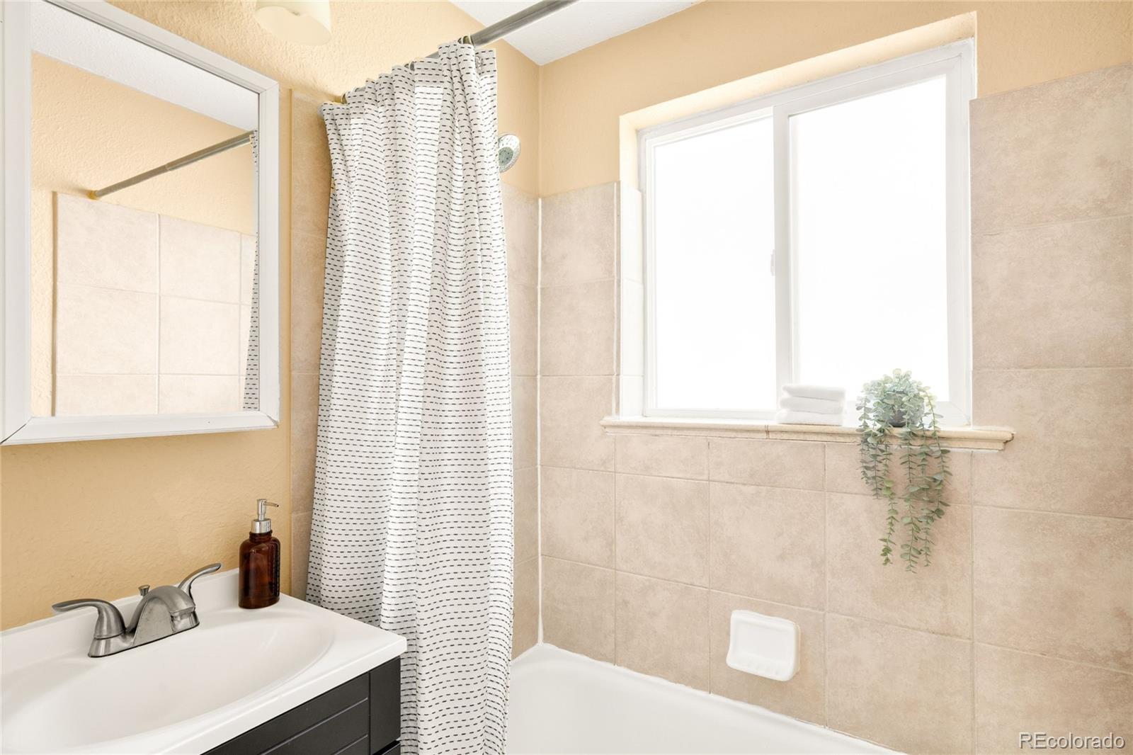MLS Image #20 for 1351 s dale court,denver, Colorado