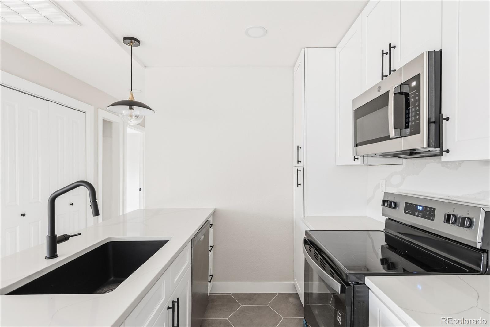 MLS Image #7 for 3051 s fairfax street,denver, Colorado