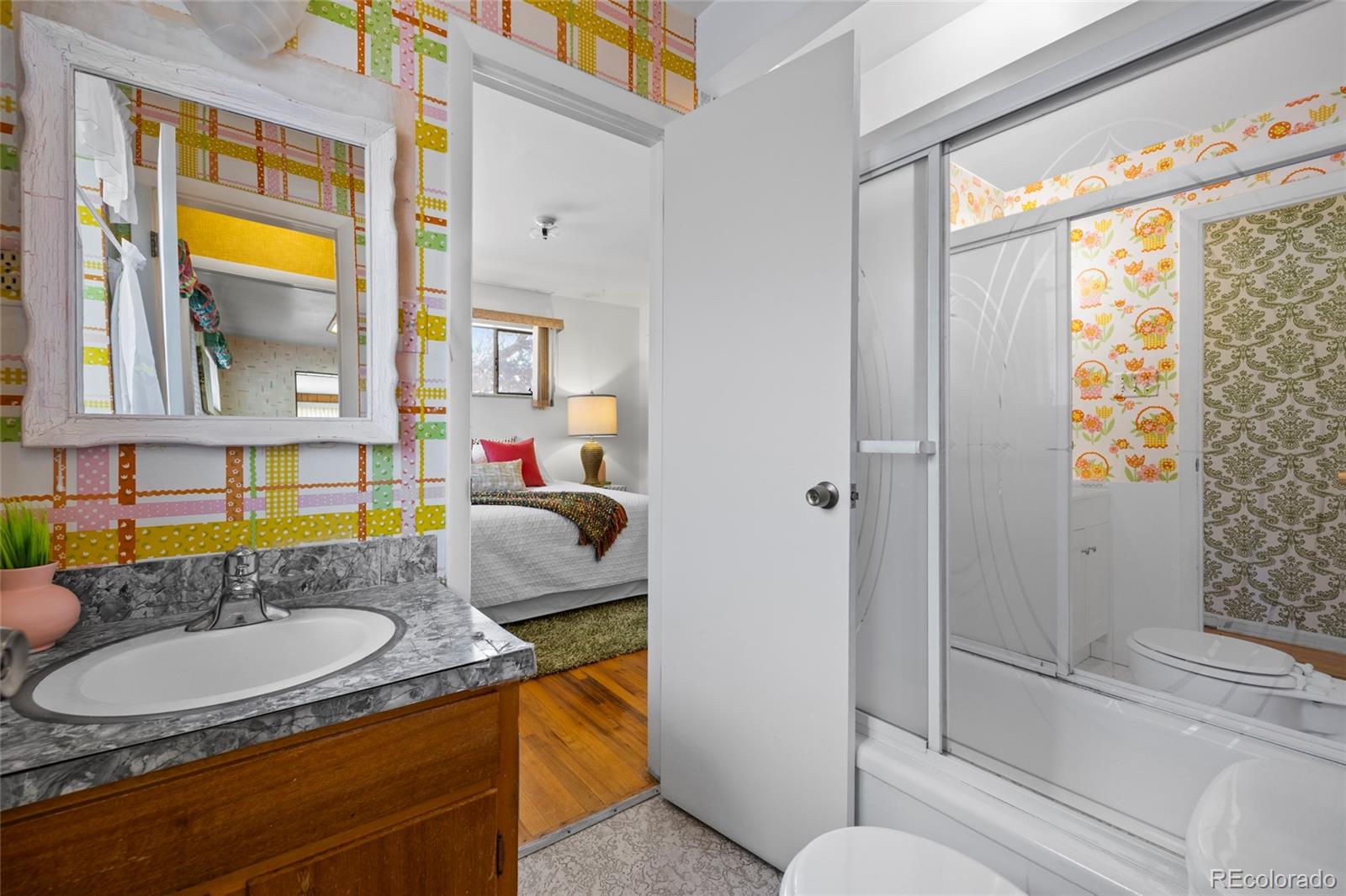 MLS Image #23 for 385 s kearney street,denver, Colorado