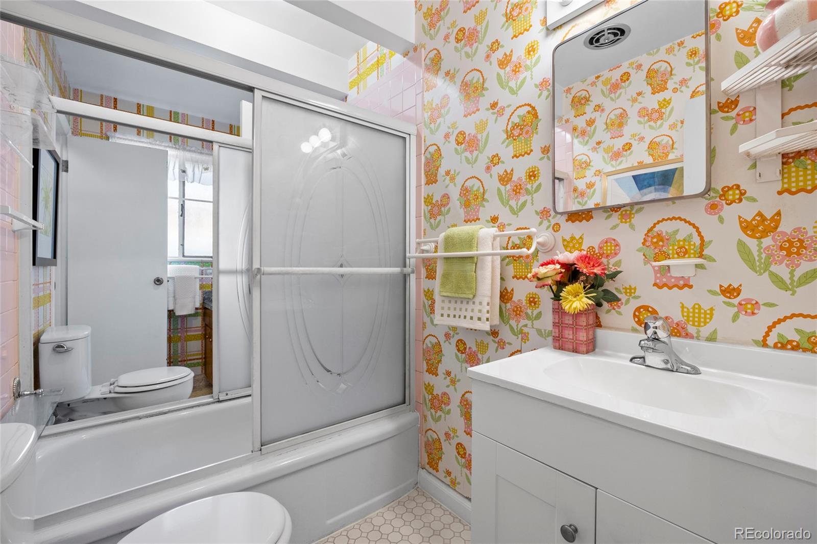 MLS Image #24 for 385 s kearney street,denver, Colorado