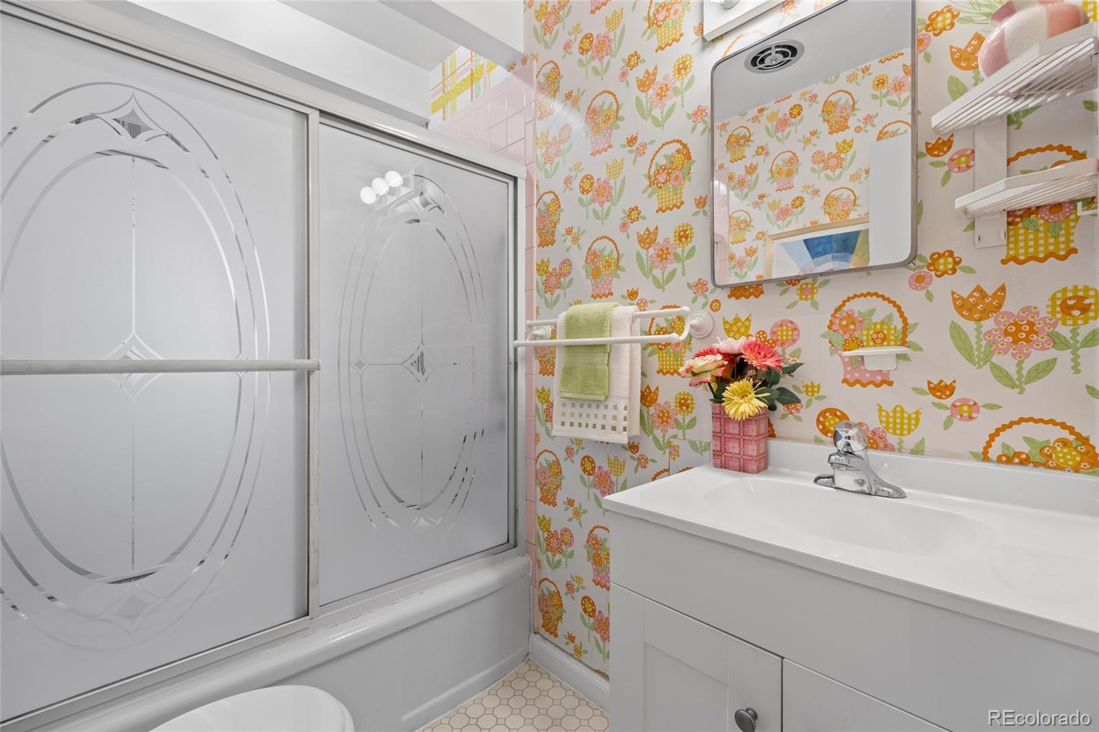 MLS Image #25 for 385 s kearney street,denver, Colorado