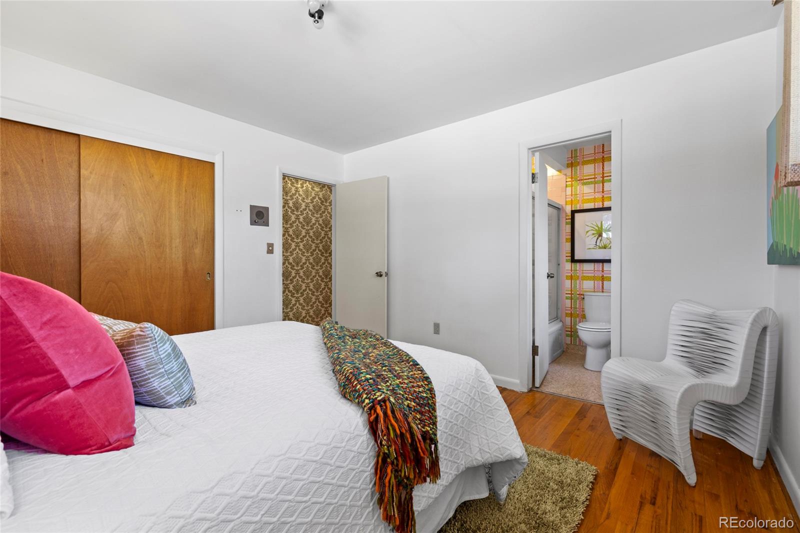 MLS Image #27 for 385 s kearney street,denver, Colorado