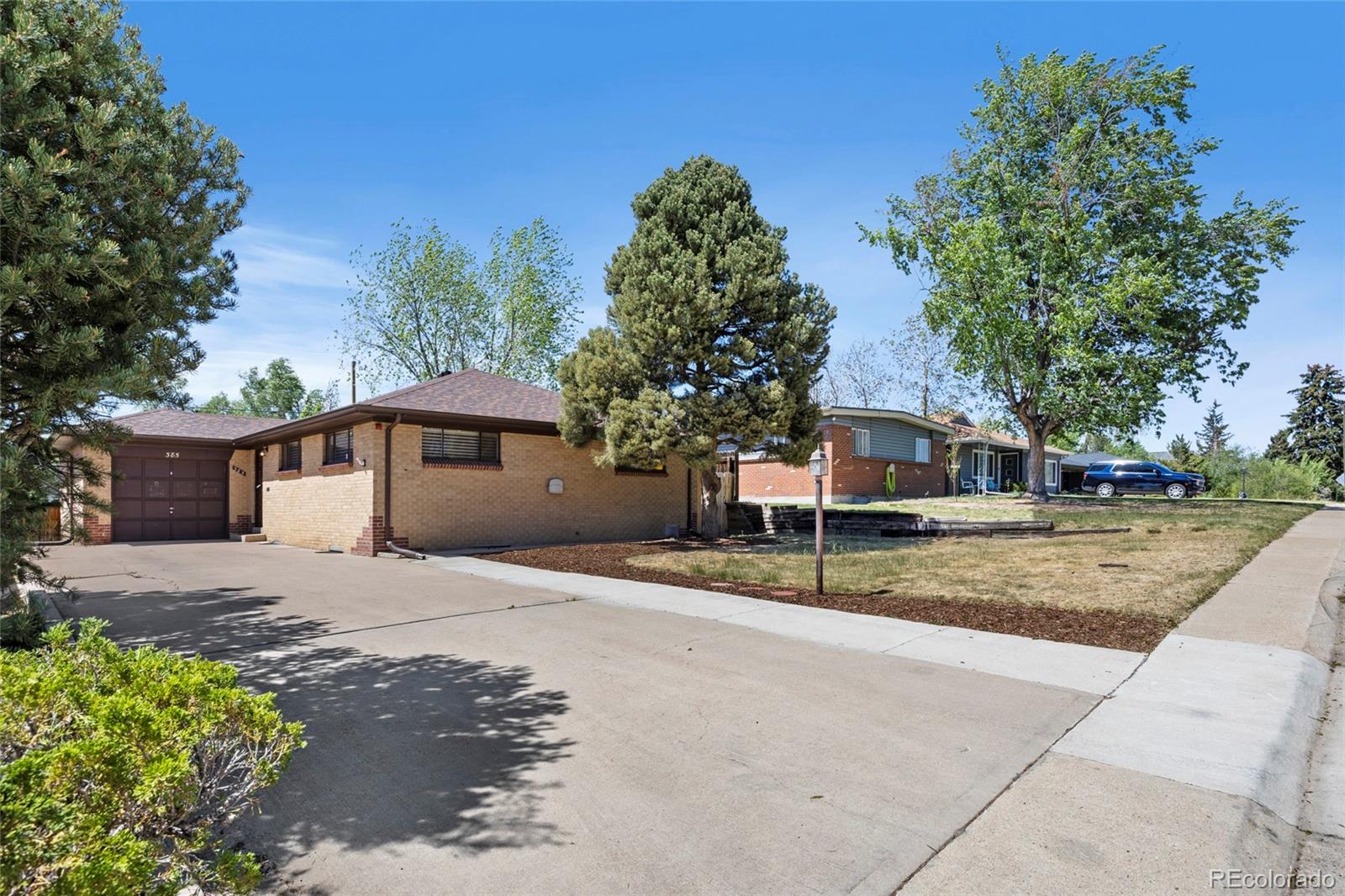 MLS Image #3 for 385 s kearney street,denver, Colorado
