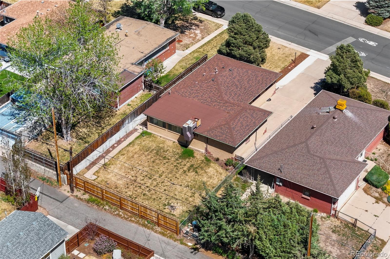 MLS Image #39 for 385 s kearney street,denver, Colorado