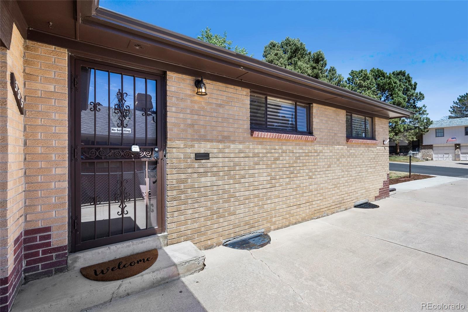 MLS Image #6 for 385 s kearney street,denver, Colorado