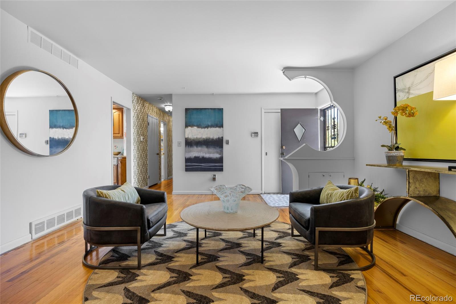 MLS Image #8 for 385 s kearney street,denver, Colorado