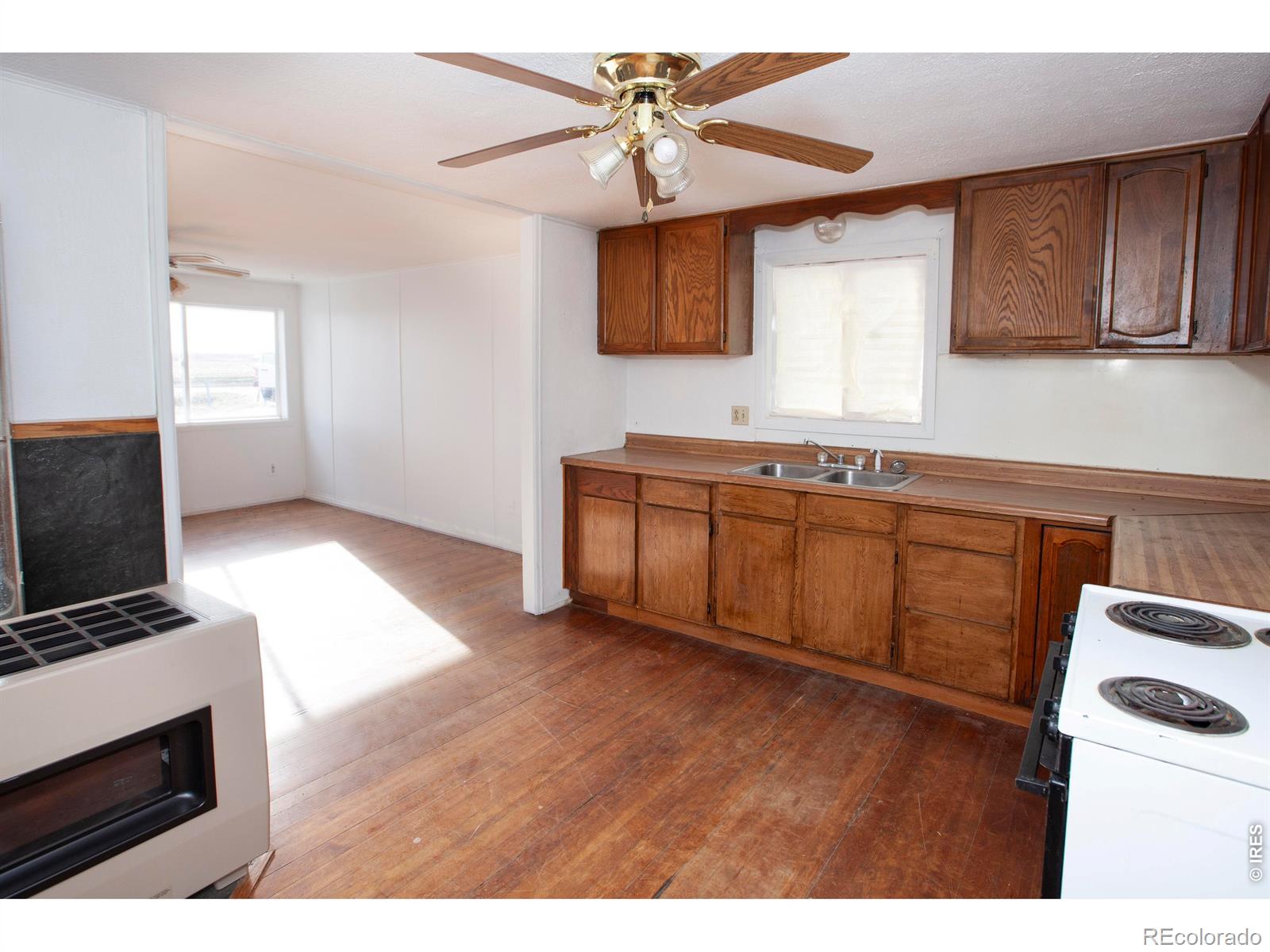 MLS Image #15 for 22497  county road 33.5 ,hillrose, Colorado