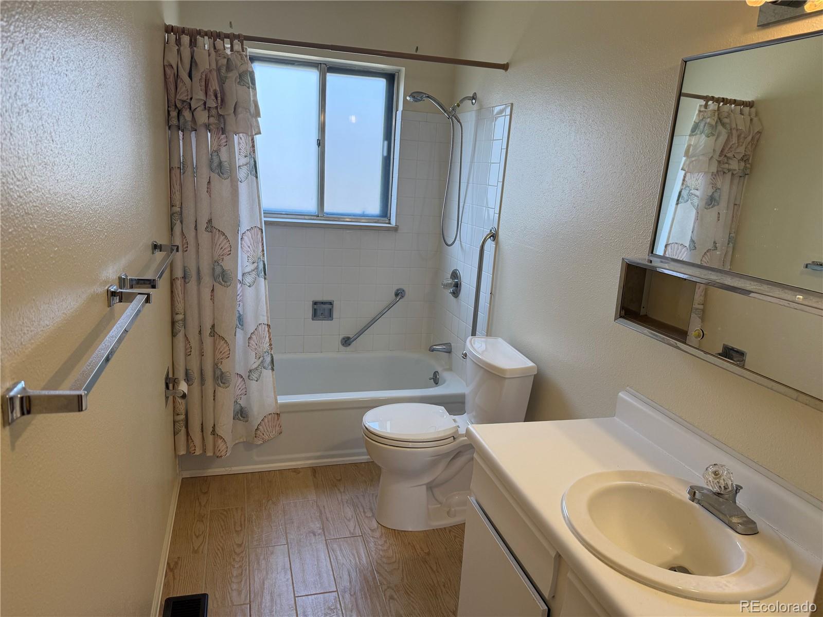 MLS Image #15 for 13521  sheridan boulevard,broomfield, Colorado