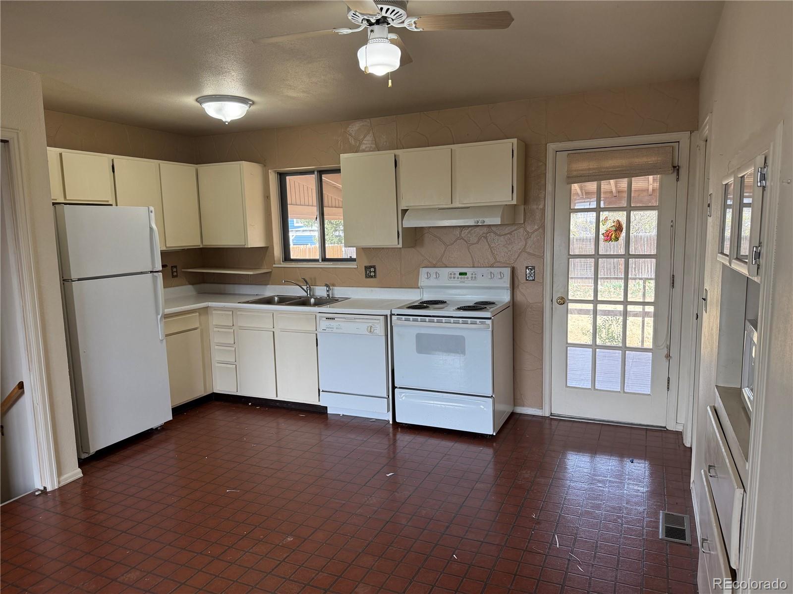 MLS Image #5 for 13521  sheridan boulevard,broomfield, Colorado