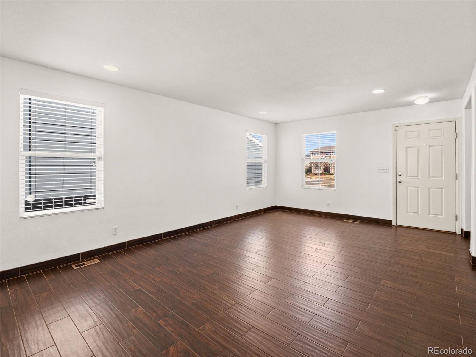 MLS Image #5 for 5383  lewiston street,denver, Colorado