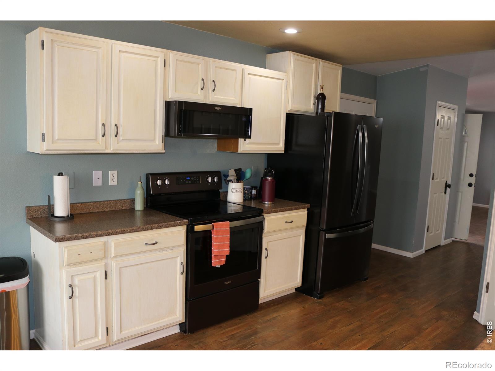 MLS Image #5 for 1005  glacier court,windsor, Colorado