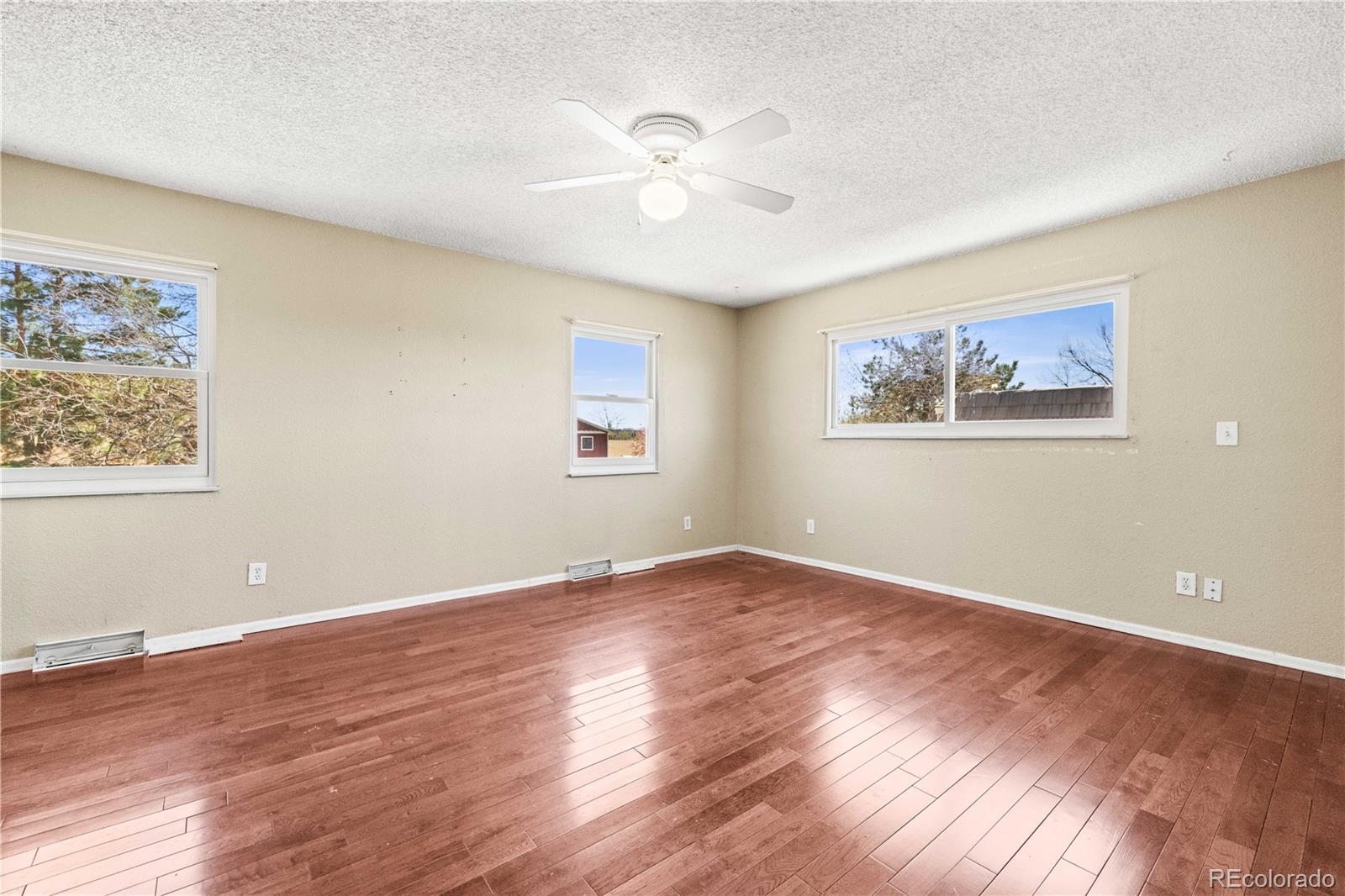 MLS Image #14 for 6449 s locust way,centennial, Colorado