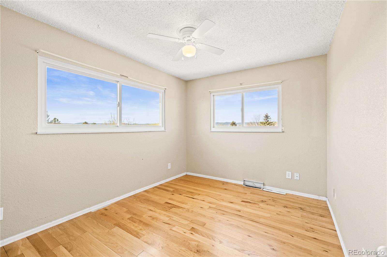 MLS Image #16 for 6449 s locust way,centennial, Colorado