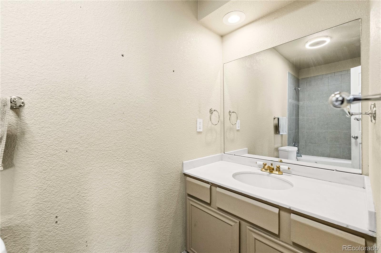 MLS Image #21 for 6449 s locust way,centennial, Colorado