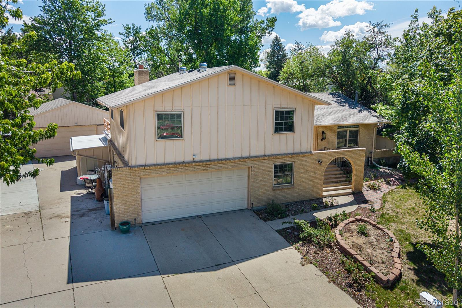 MLS Image #1 for 1550 s oakland street,aurora, Colorado