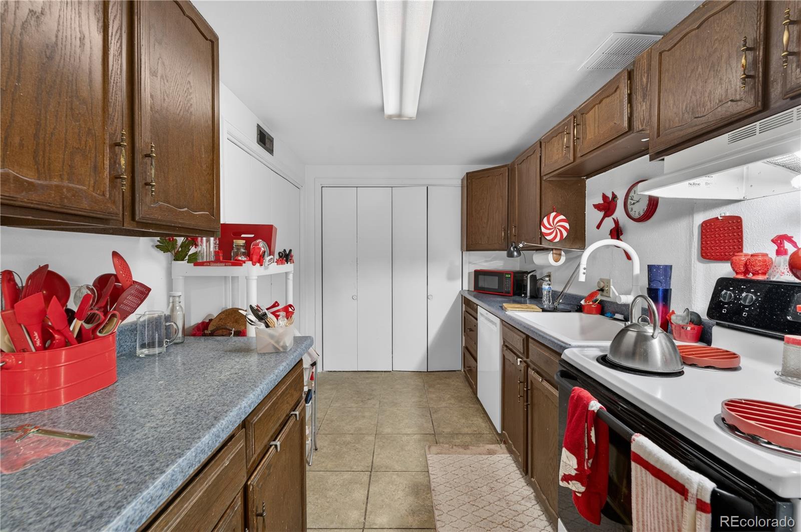 MLS Image #23 for 1550 s oakland street,aurora, Colorado