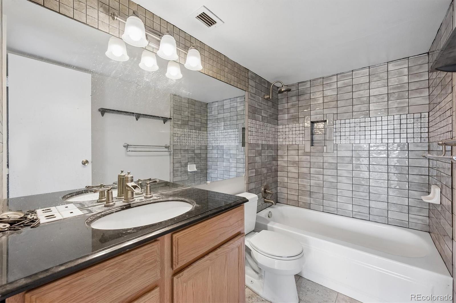 MLS Image #11 for 799  dahlia street 601,denver, Colorado