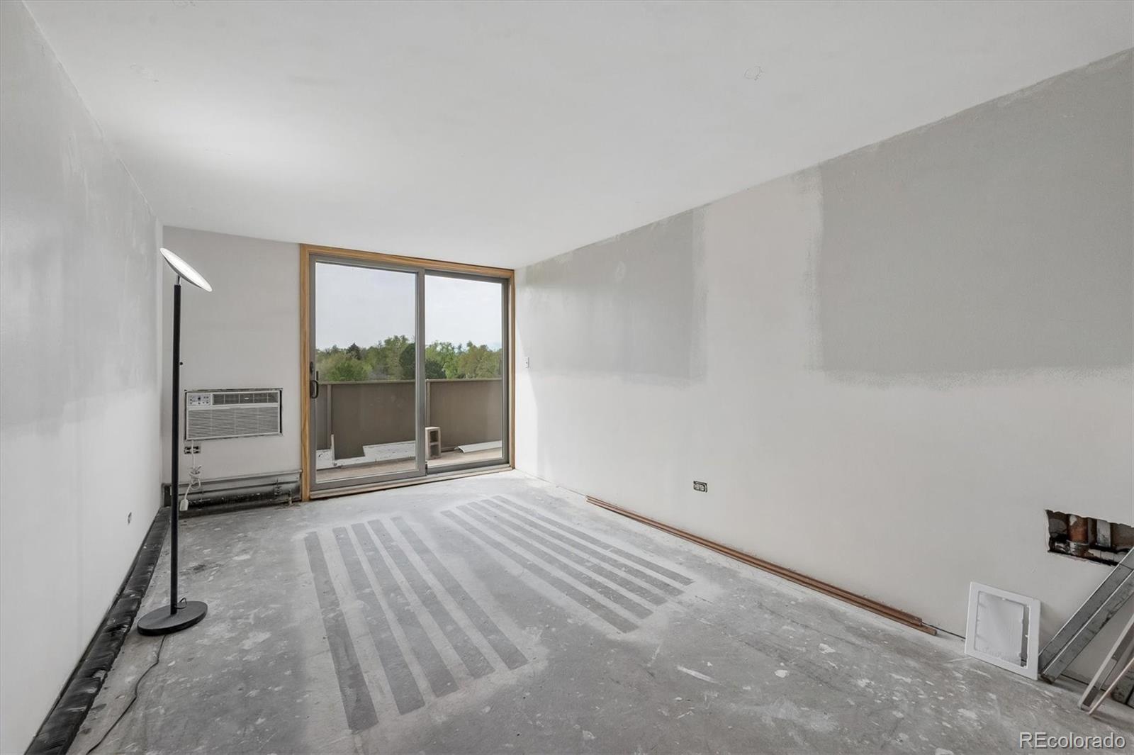 MLS Image #13 for 799  dahlia street 601,denver, Colorado