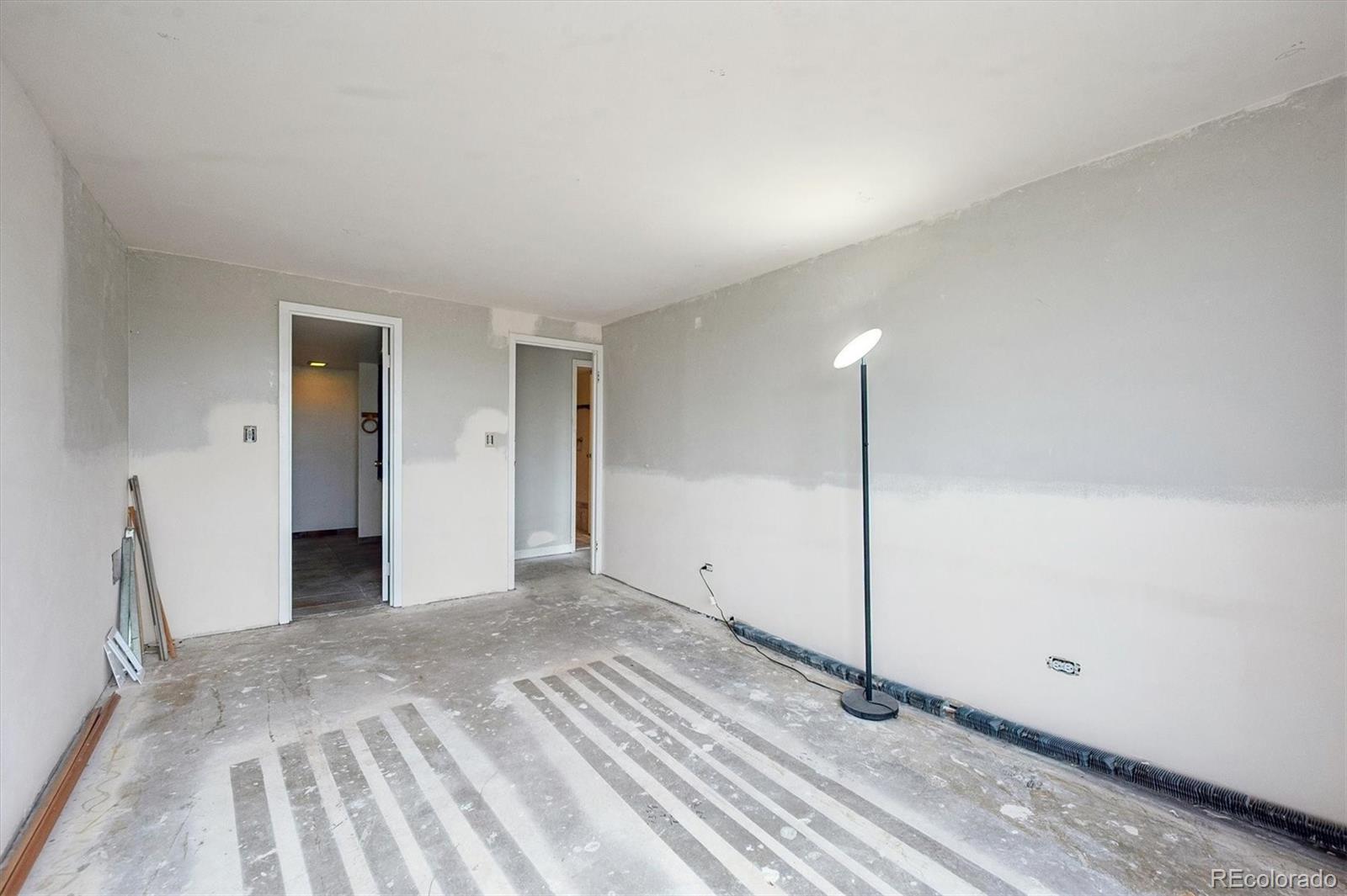 MLS Image #15 for 799  dahlia street 601,denver, Colorado