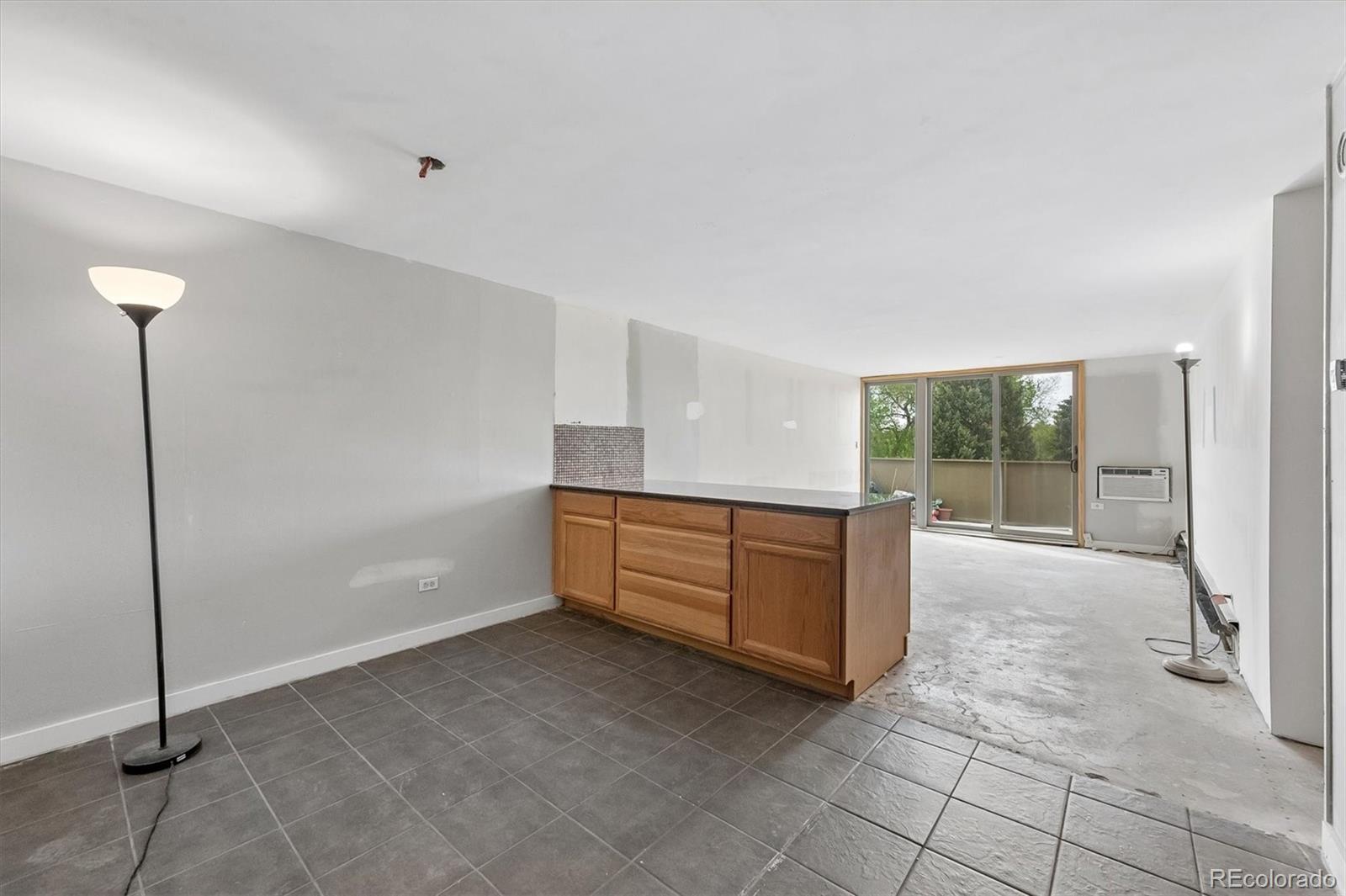 MLS Image #4 for 799  dahlia street 601,denver, Colorado