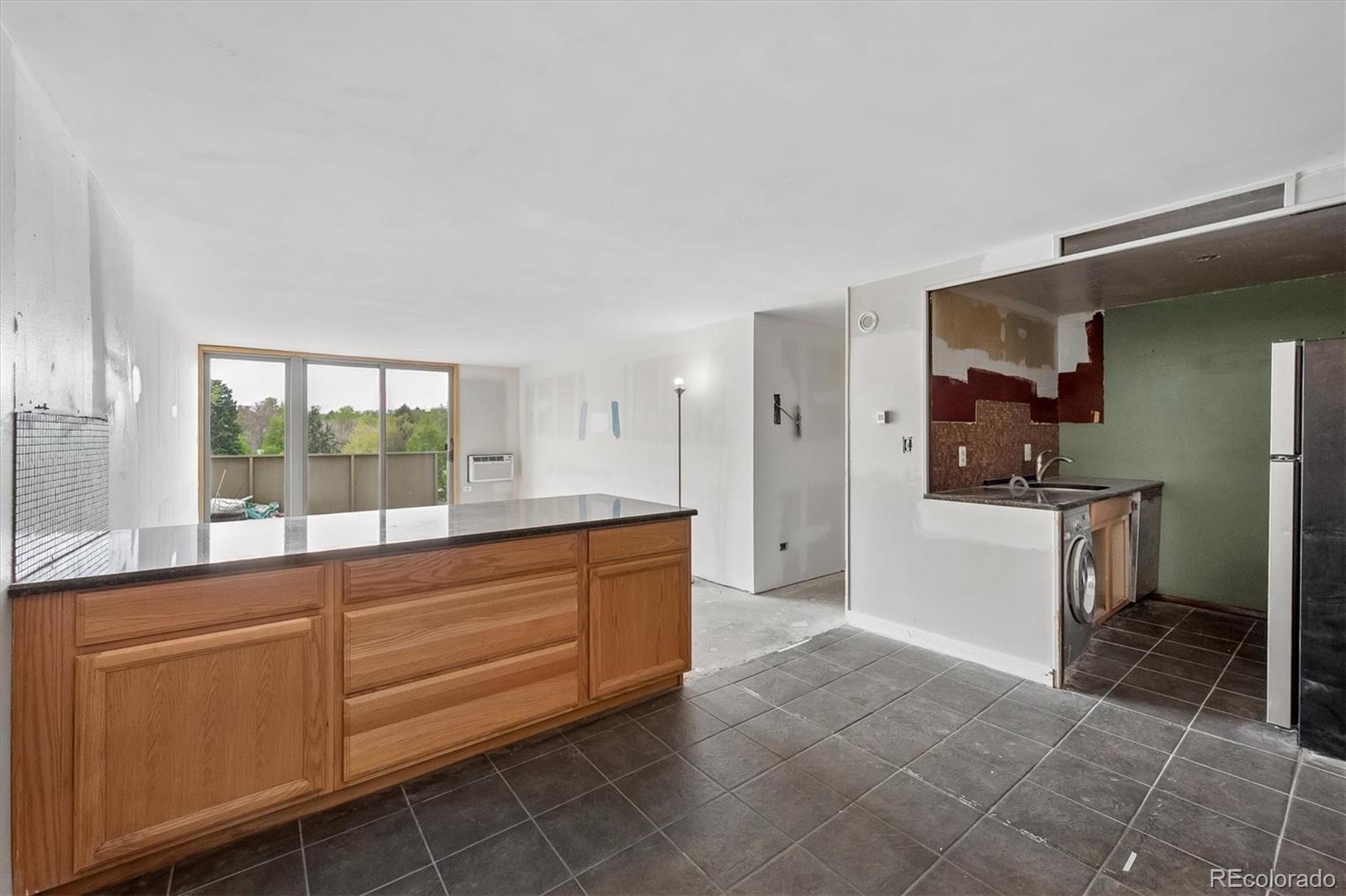 MLS Image #5 for 799  dahlia street 601,denver, Colorado