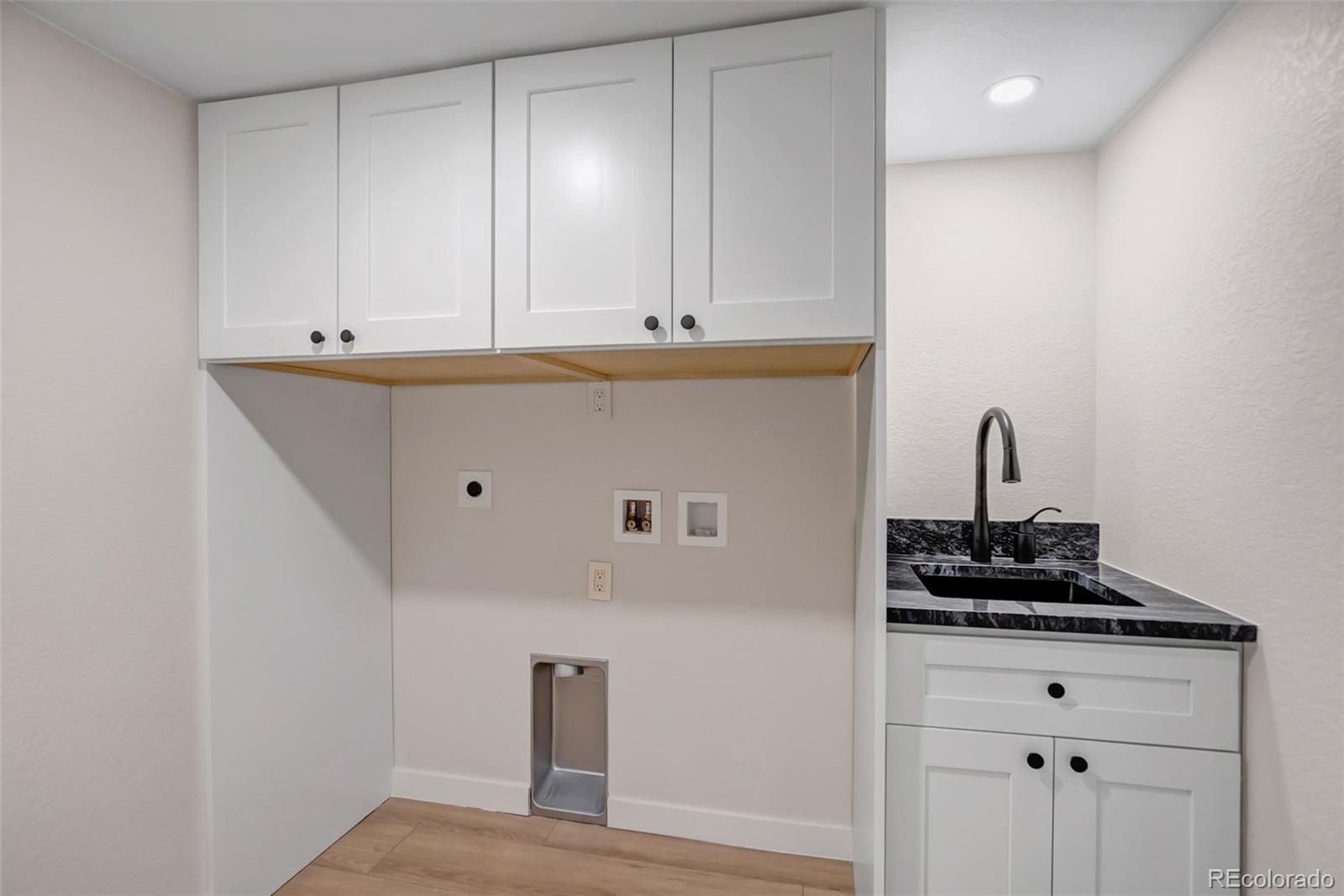 MLS Image #22 for 3608 s newport way,denver, Colorado