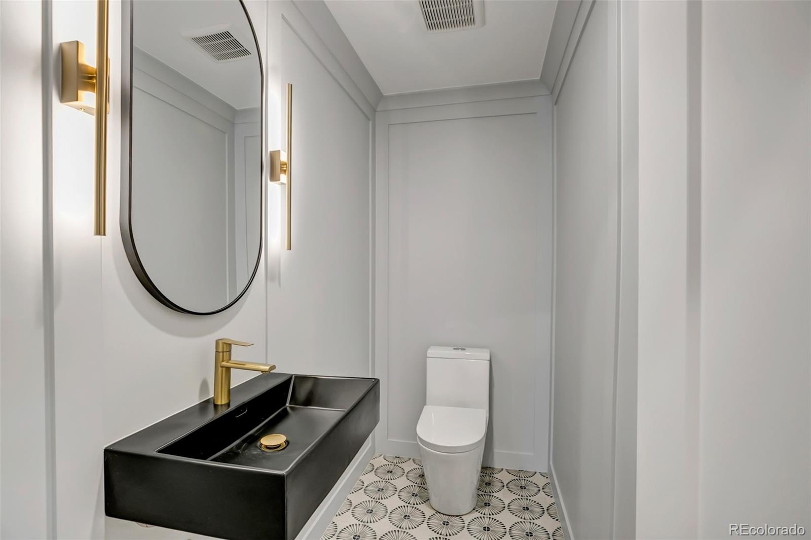 MLS Image #23 for 3608 s newport way,denver, Colorado