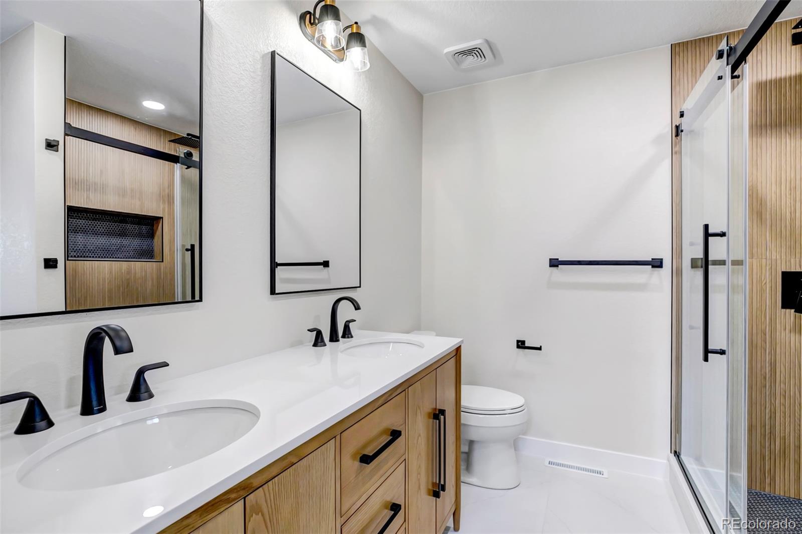 MLS Image #26 for 3608 s newport way,denver, Colorado