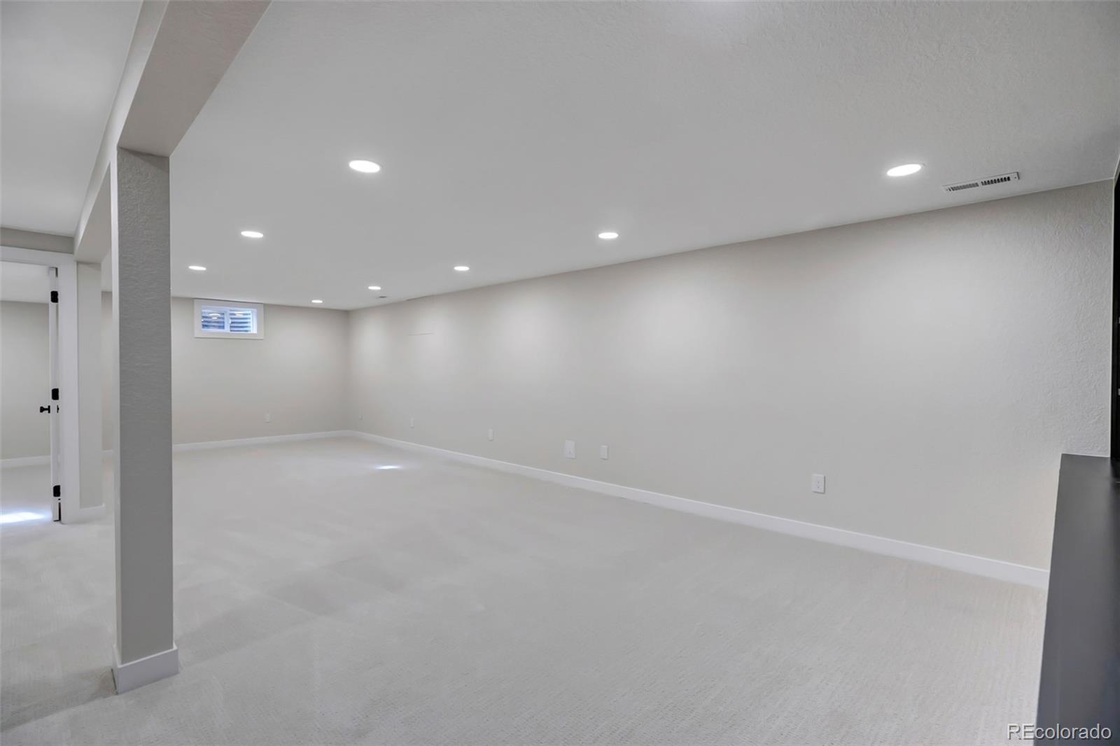 MLS Image #40 for 3608 s newport way,denver, Colorado