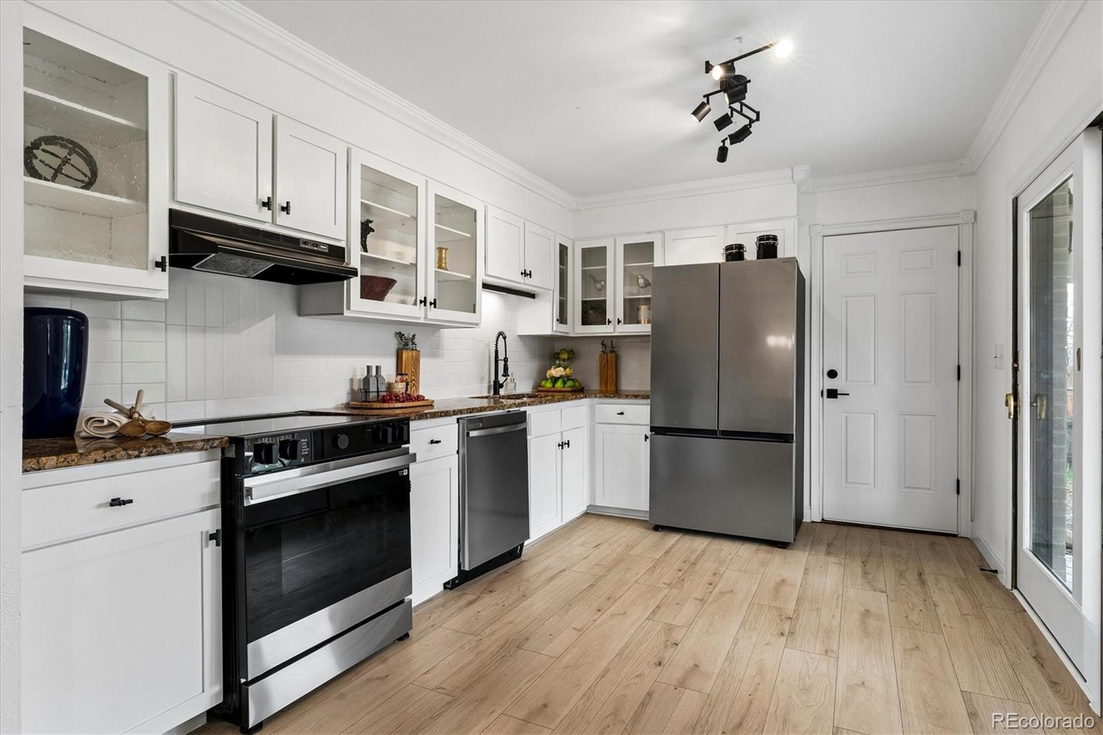 MLS Image #4 for 2291 w briarwood avenue,littleton, Colorado