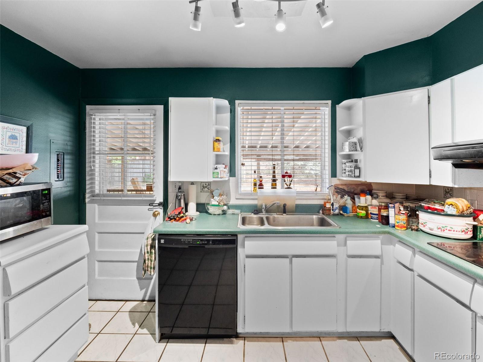 MLS Image #10 for 275 s ivy street,denver, Colorado