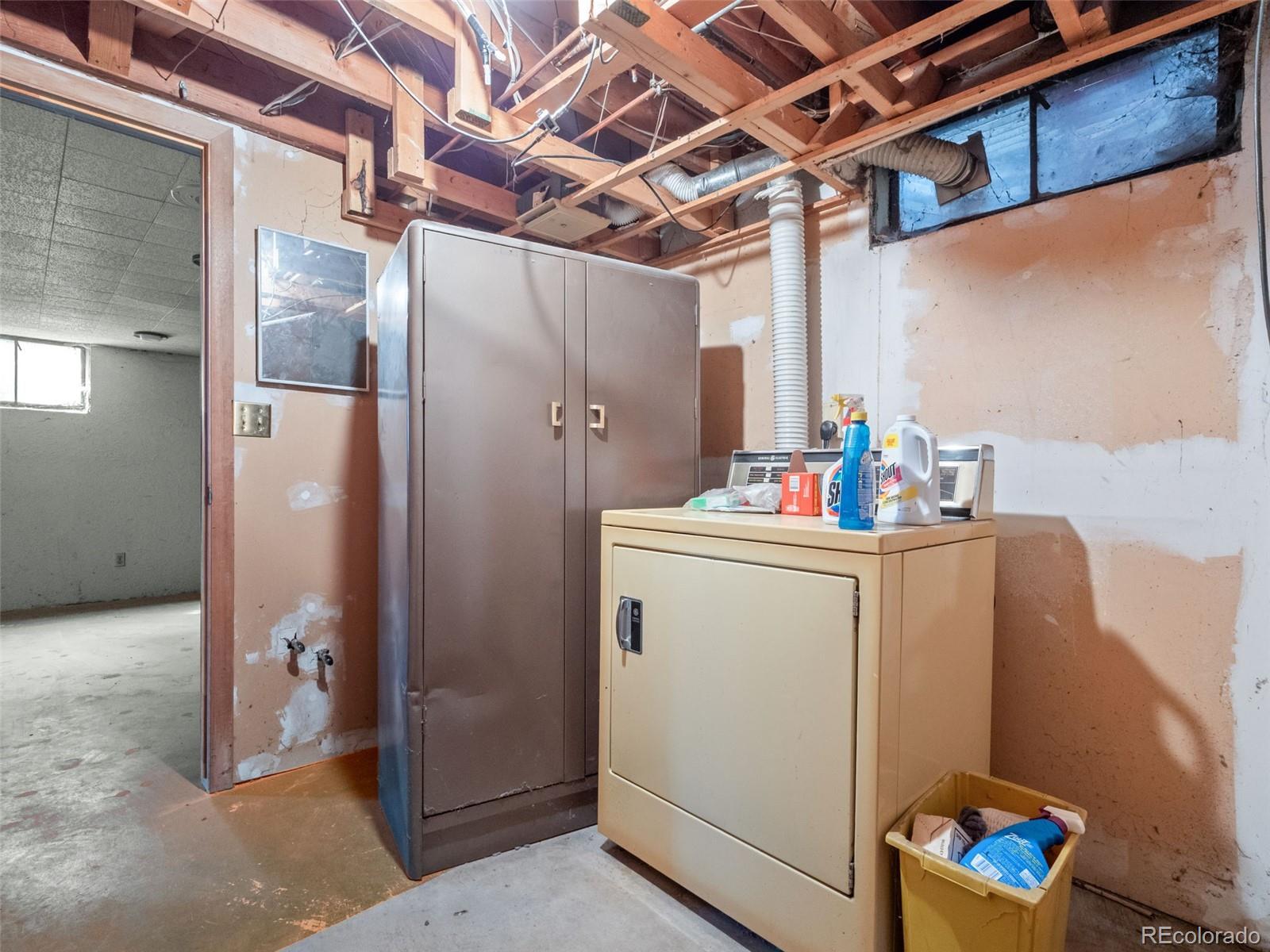MLS Image #29 for 275 s ivy street,denver, Colorado