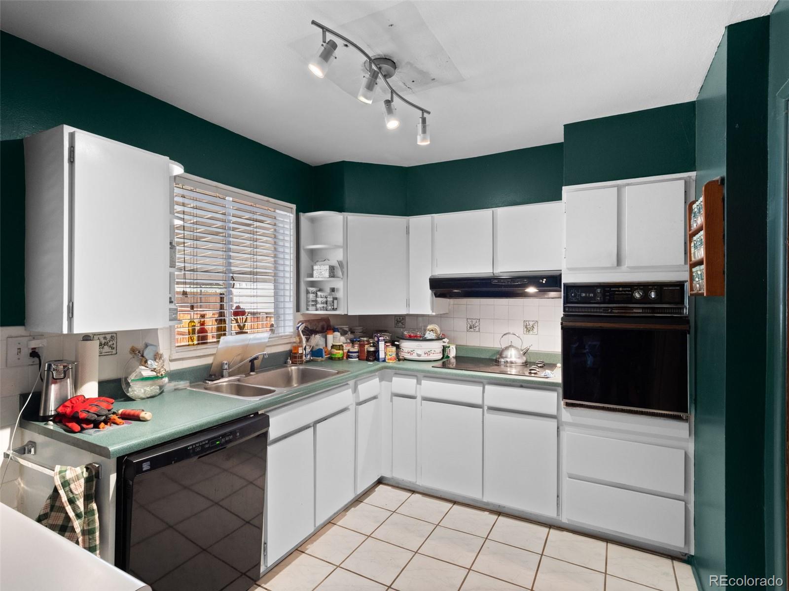 MLS Image #9 for 275 s ivy street,denver, Colorado