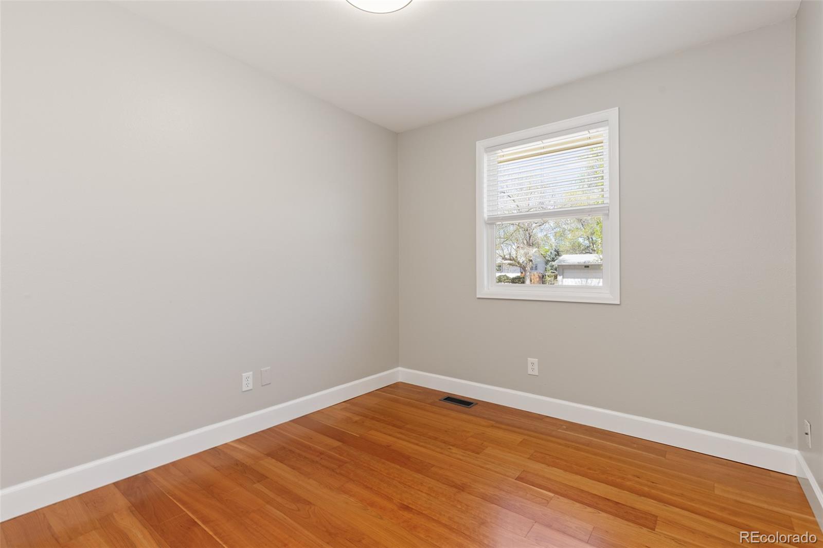 MLS Image #14 for 984 e 7th avenue,broomfield, Colorado